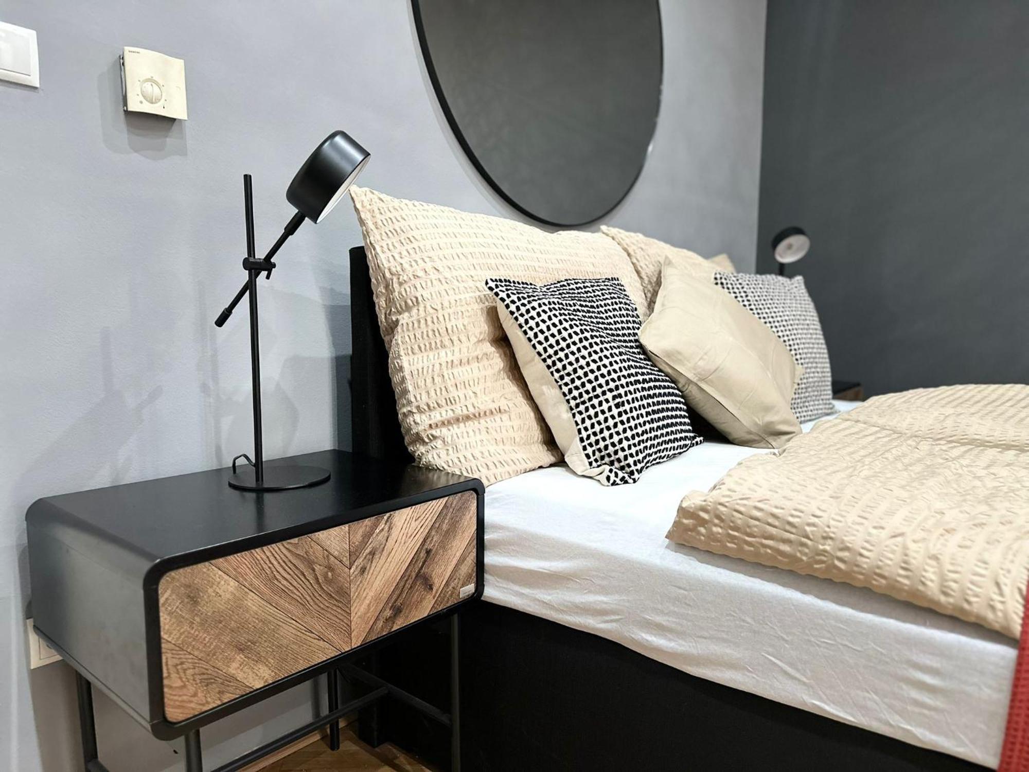 Stylish Und Zentral I 6 Minuten Zur U4 Friedensbruecke Apartamento